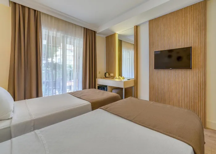 מלון Park (adults Only)